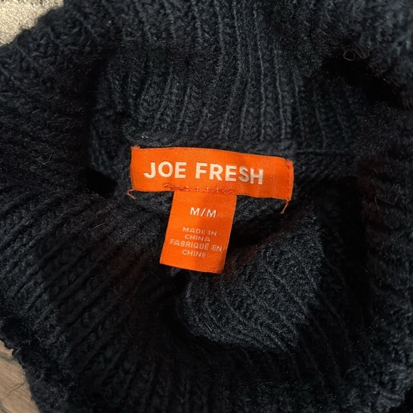 Joe fresh navy turtle neck sweater Sz medium - Picture 9 of 13